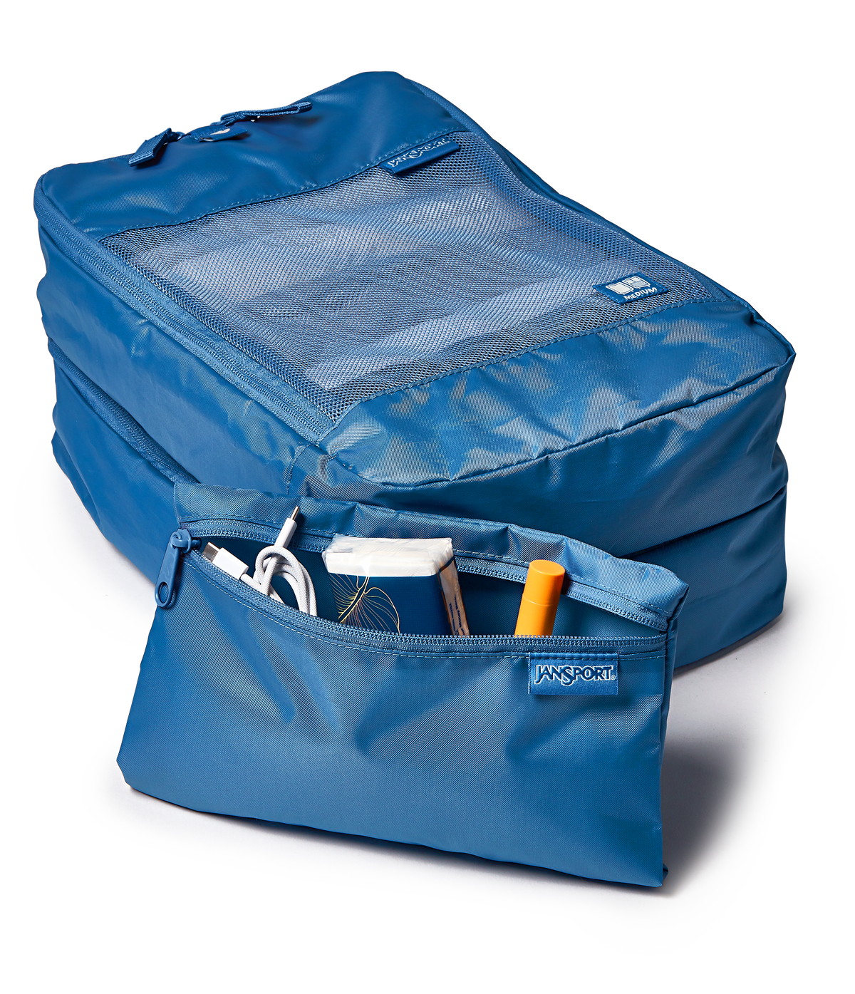 22-carry-on-luggage-packing-cubes-elemental-blue-set-d5 JS0A86DREW5-DET3.png