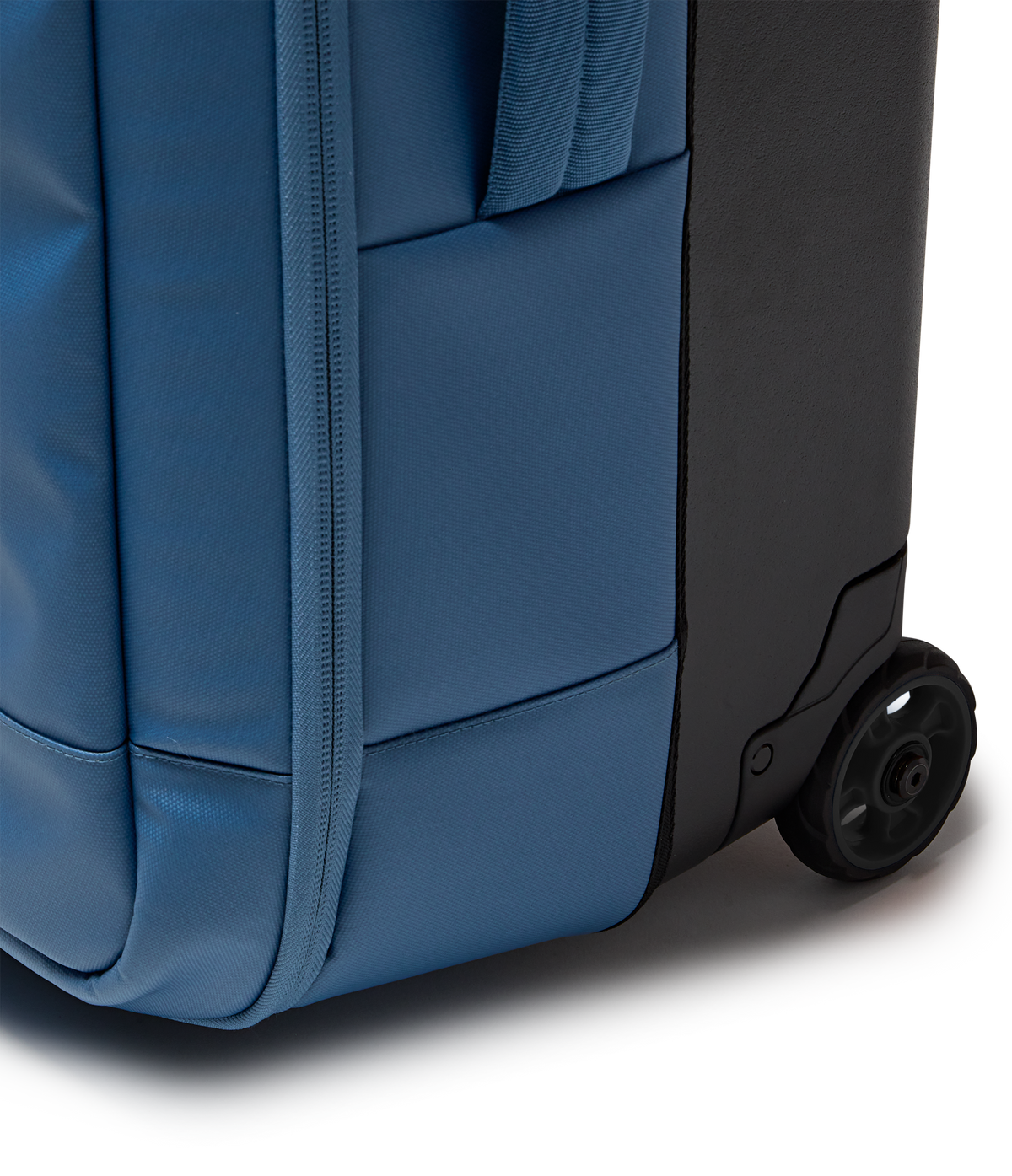 good-latitude-30-rolling-duffel-z5 JS0A86EOEW5-DET4.png