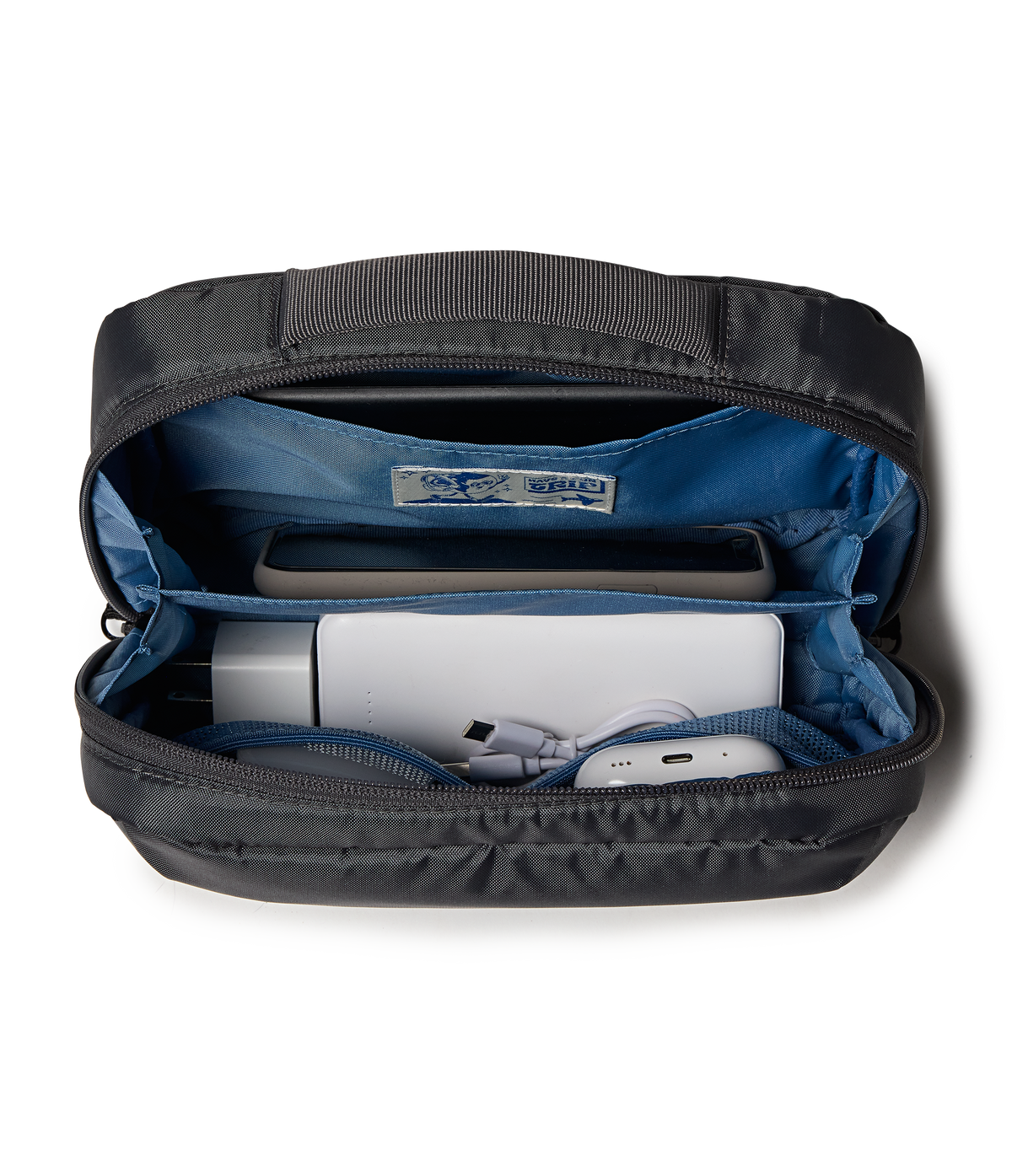 22-carry-on-luggage-tech-organizer-smokey-grit-set-l0 JS0A86EVDMX-DET3.png