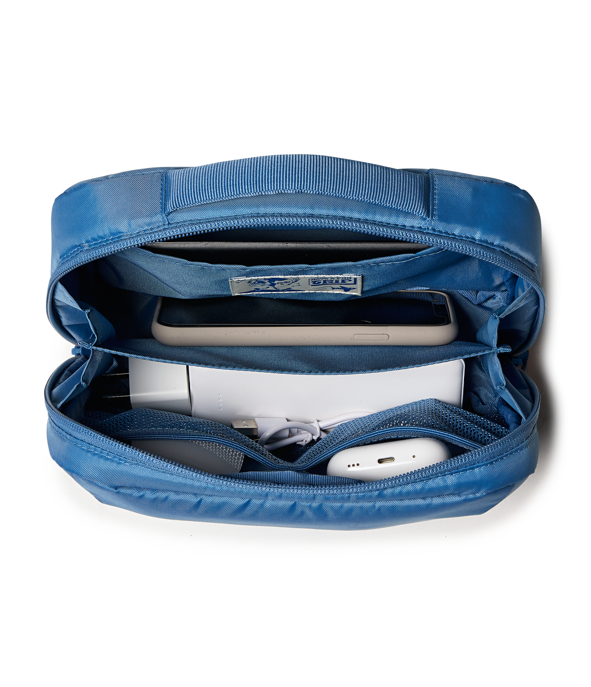 22-carry-on-luggage-tech-organizer-elemental-blue-set-p3 JS0A86EVEW5-DET3.png